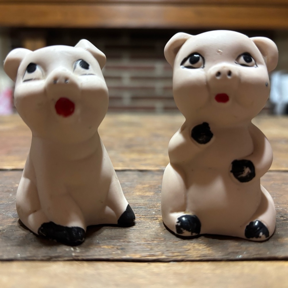 Adorable Cream Pig Salt and Pepper Shakers
